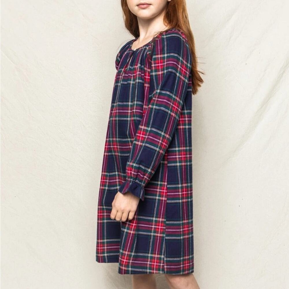 Petite Plume size 10 Windsor Tartan
Delphine Nightgown excellent condition